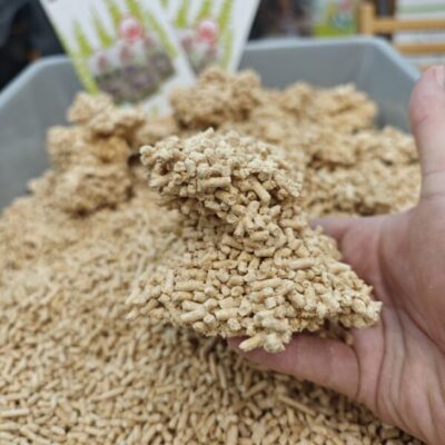 AnimaxKot Golden Line - Naturalny żwirek zbrylający dla kota, pellet 3mm, bezzapachowy - obrazek 2